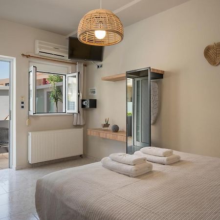 Sun Ray Studios Agia Marina  Bagian luar foto